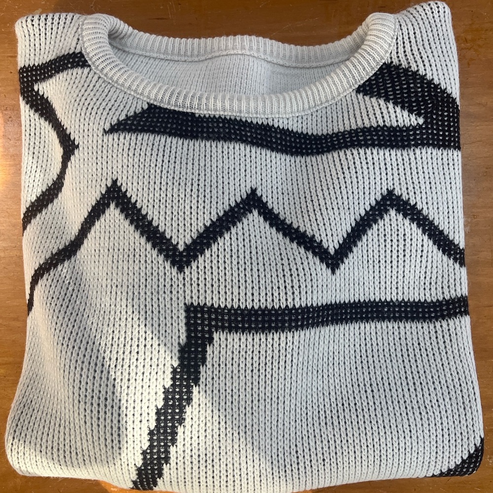 Chic 90s Monochrome Geometric Knit Sweater - Picture 9 of 9